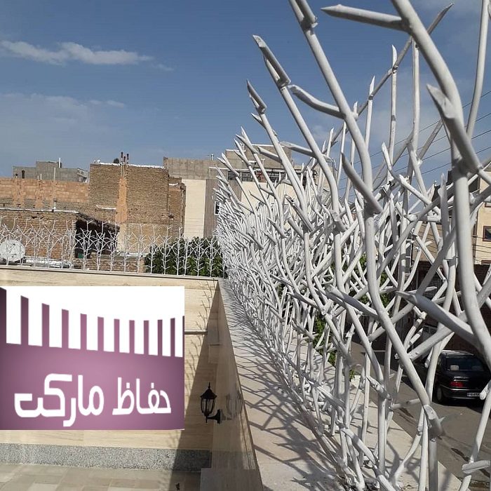 حفاظ محکم روی دیوار