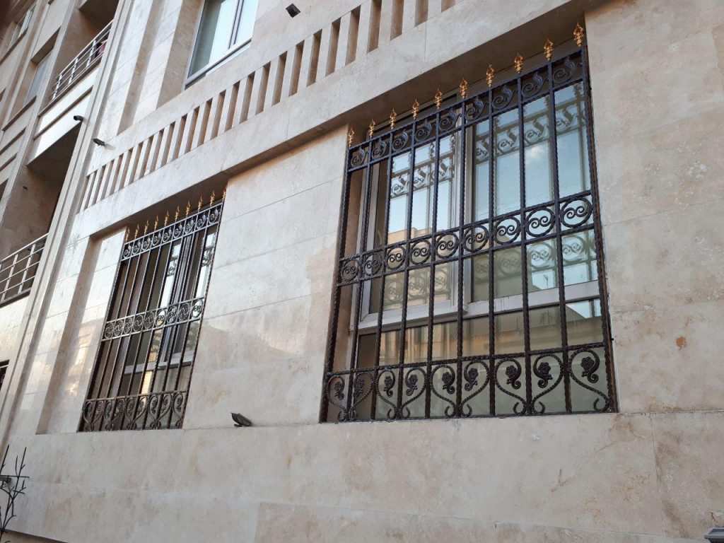 حفاظ روی پنجره