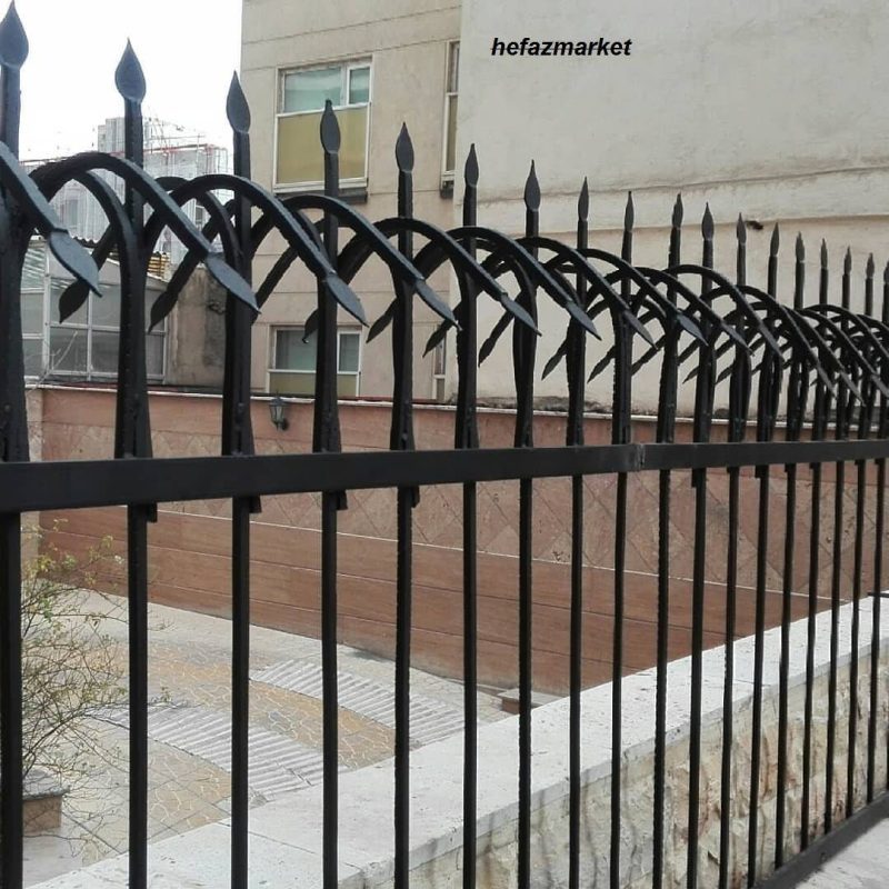 نرده حفاظ دیواری سر نیزه ای