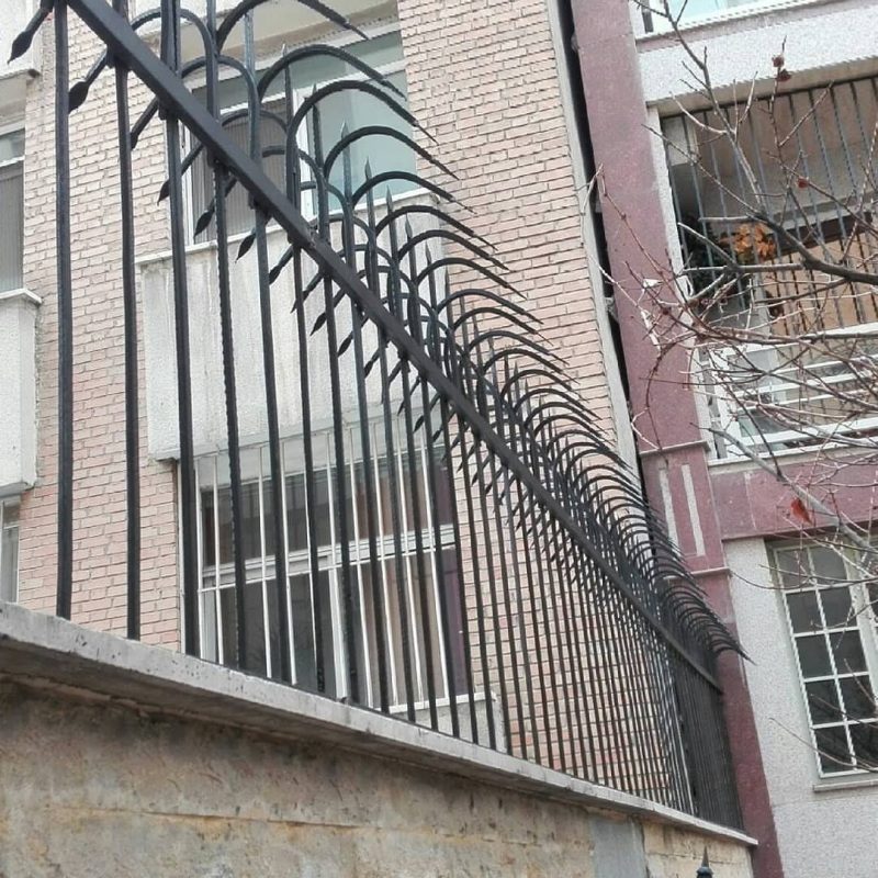 انواع طرح نرده فلزی دیوار حیاط
