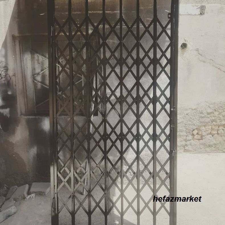 ایمن سازی درب آپارتمان (حفاظ آکاردئونی)