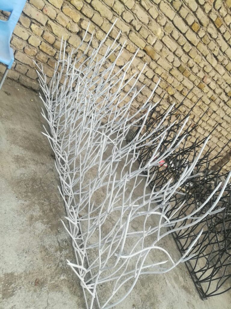 بررسی مزیت حفاظ کشی بالای دیوار حیاط