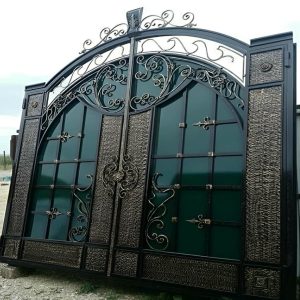 درب فلزی ورود به ویلا لوکس