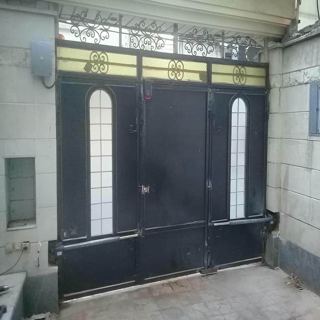 نصب جک درب پارکینگ هم تراز نما در بومهن