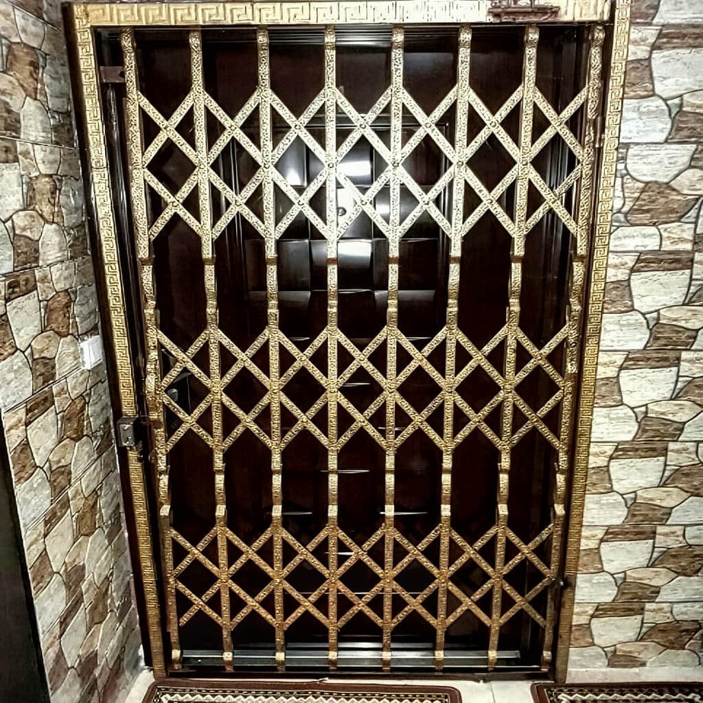 نصب درب آکاردئونی چهارگل در سقز