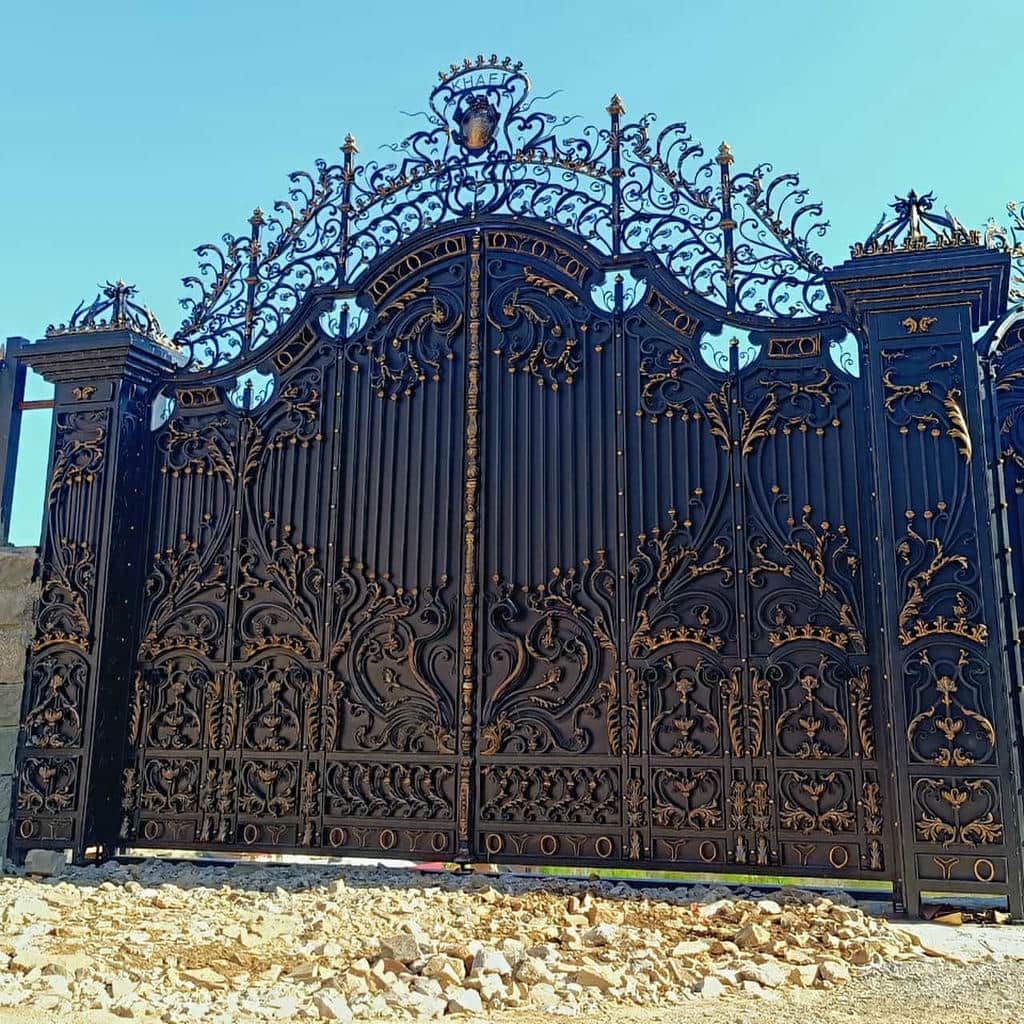 نصب درب حیاط پروفیل سنگین در سنندج