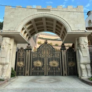 درب حیاط در بیرجند