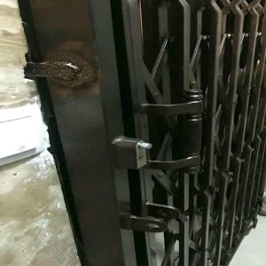 درب آکاردئونی در گرگان