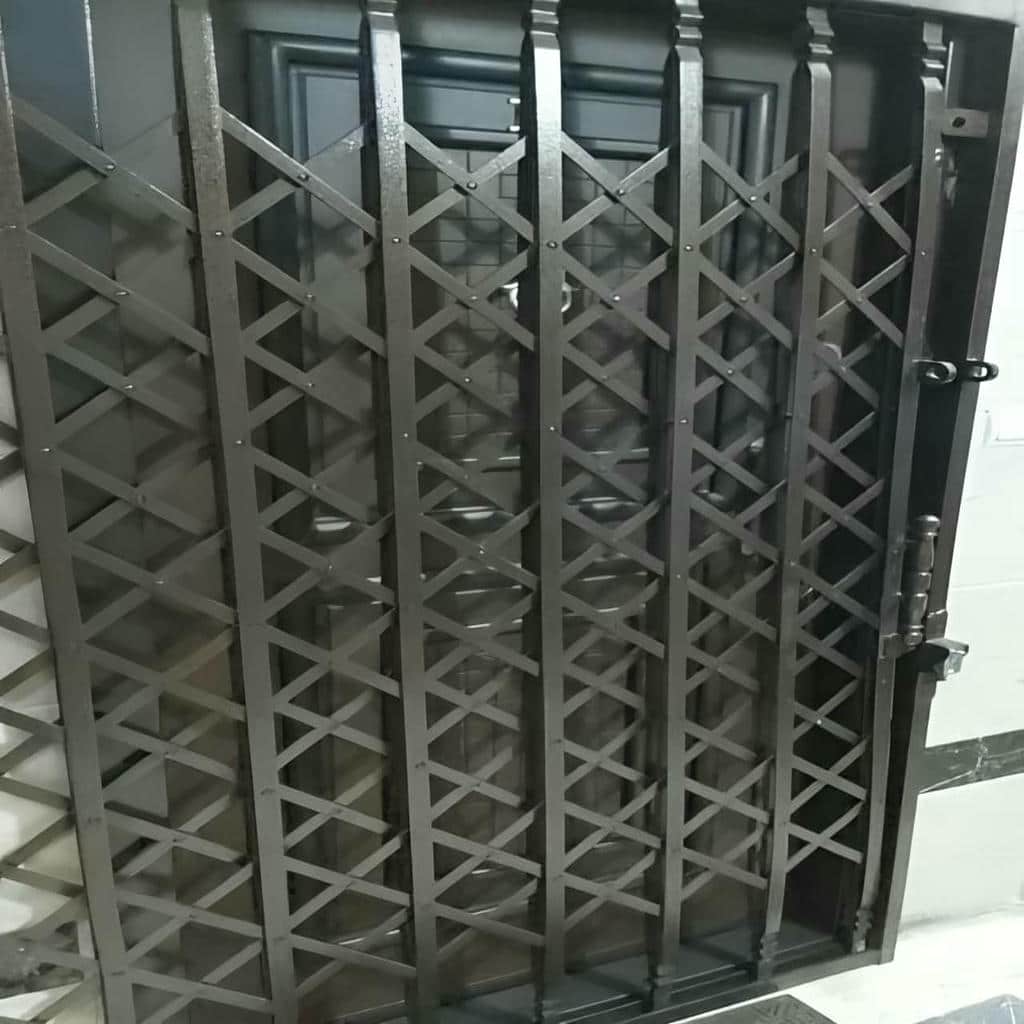 کارخانه درب آکاردئونی پروفیل تقویت شده در ایرانشهر