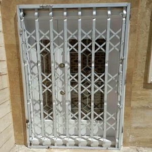 درب آکاردئونی در کرمان