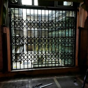 درب آکاردئونی در اصفهان
