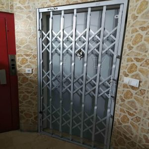 درب آکاردئونی در ایرانشهر