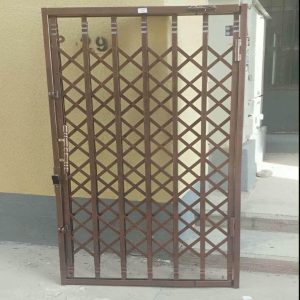 درب آکاردئونی در لواسان