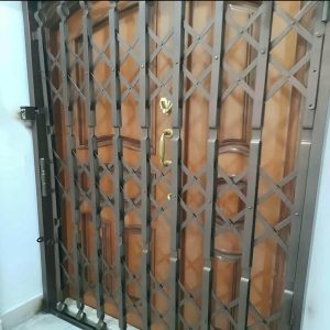 درب آکاردئونی در قائمشهر