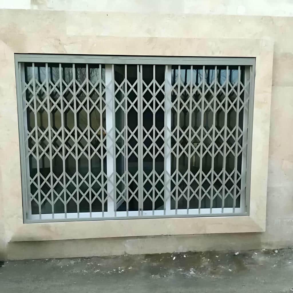 نصب درب آکاردئونی چهارگل در محمودآباد