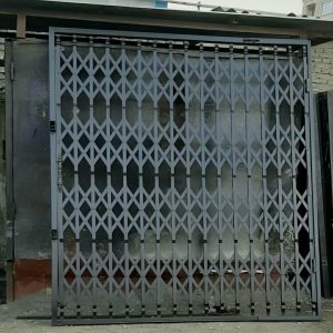 درب آکاردئونی در استان گلستان
