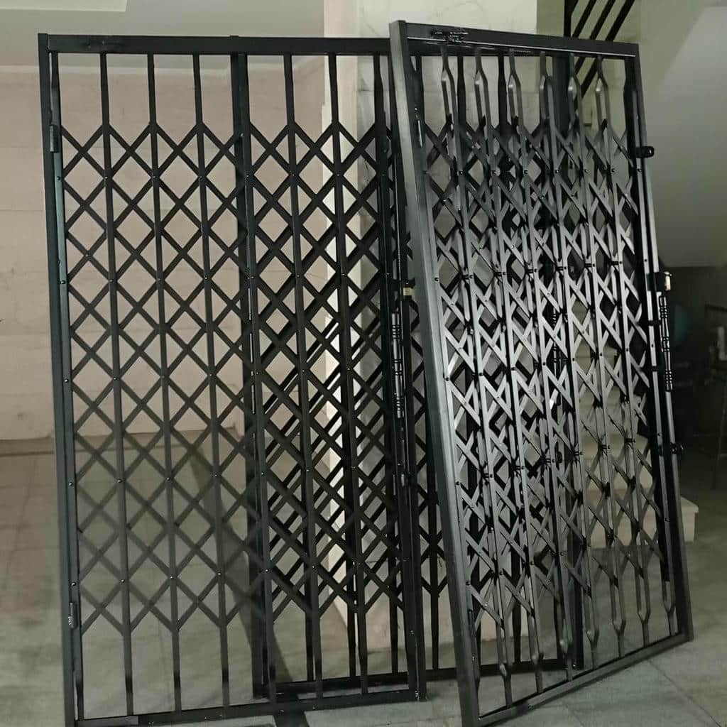 درب آکاردئونی در مریوان