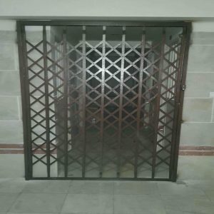 درب آکاردئونی در محمدشهر