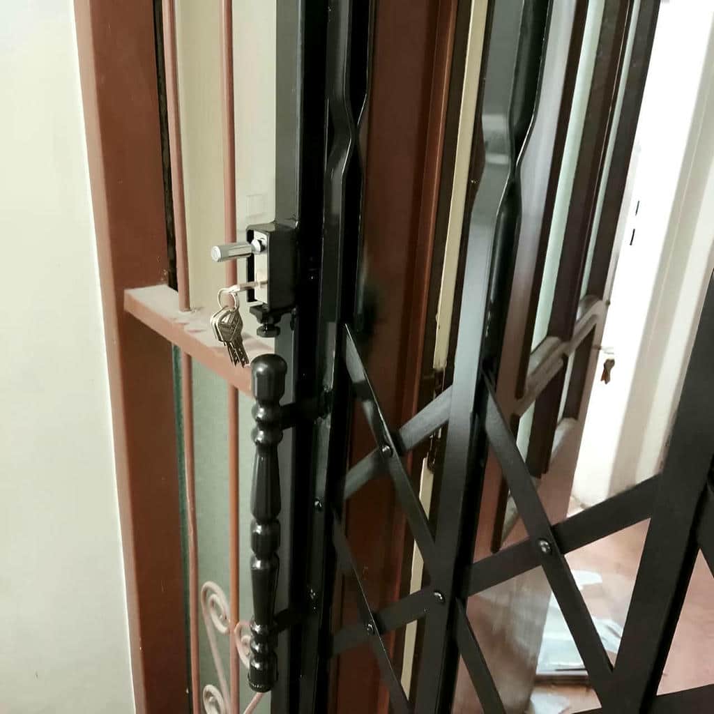 درب آکاردئونی در رفسنجان