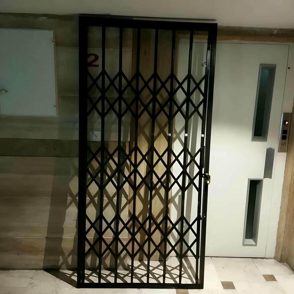 کارخانه درب آکاردئونی پروفیل هماهنگ با نما در بندر بوشهر