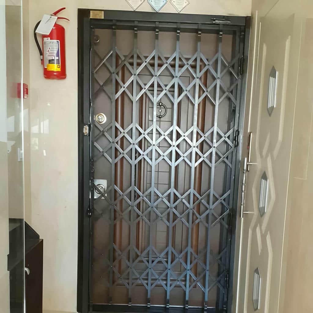 نصب درب آکاردئونی چهارگل در طالقان