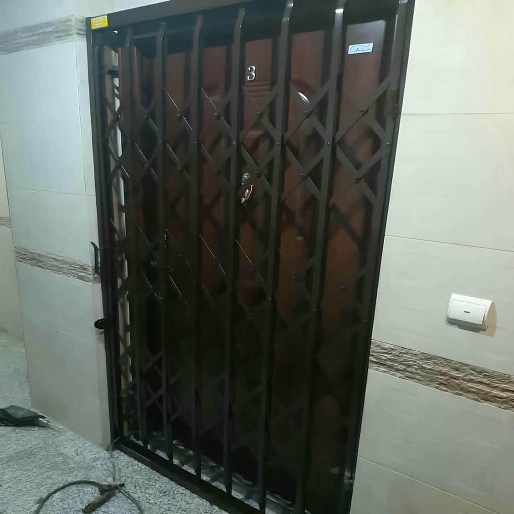 درب آکاردئونی در فشم
