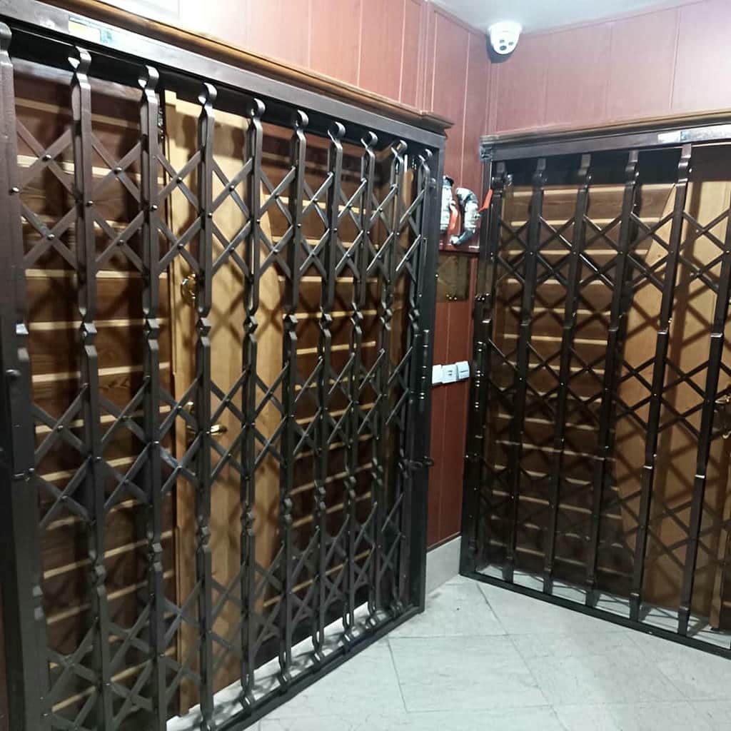 فروش درب آکاردئونی تمام گل در گرگان فروش درب آکاردئونی تمام گل در گرگان