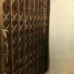 درب آکاردئونی در گنبدکاووس