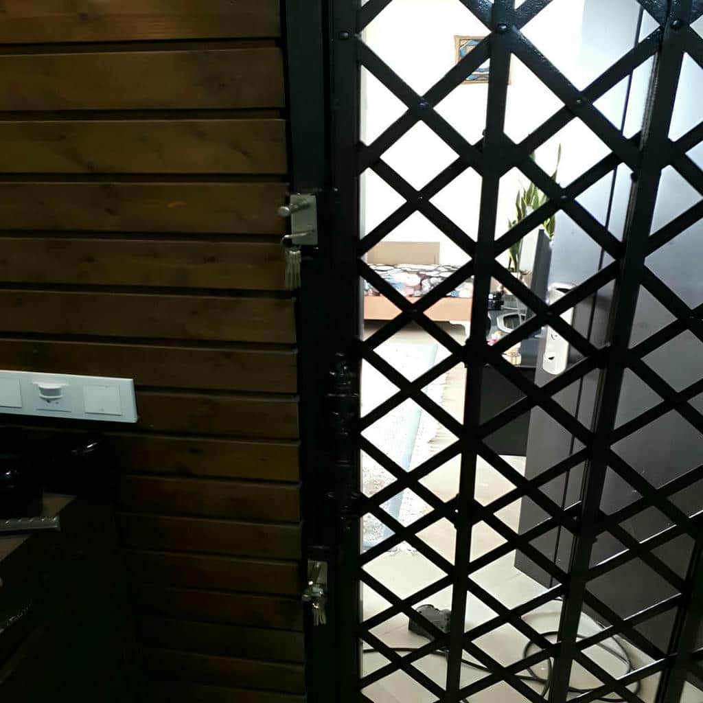 کارخانه درب آکاردئونی پروفیل تقویت شده در رشت
