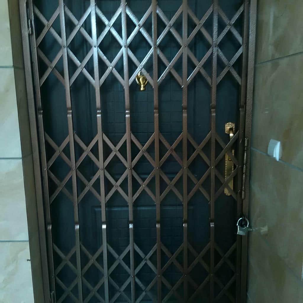 نصب درب آکاردئونی چهارگل در آبسرد