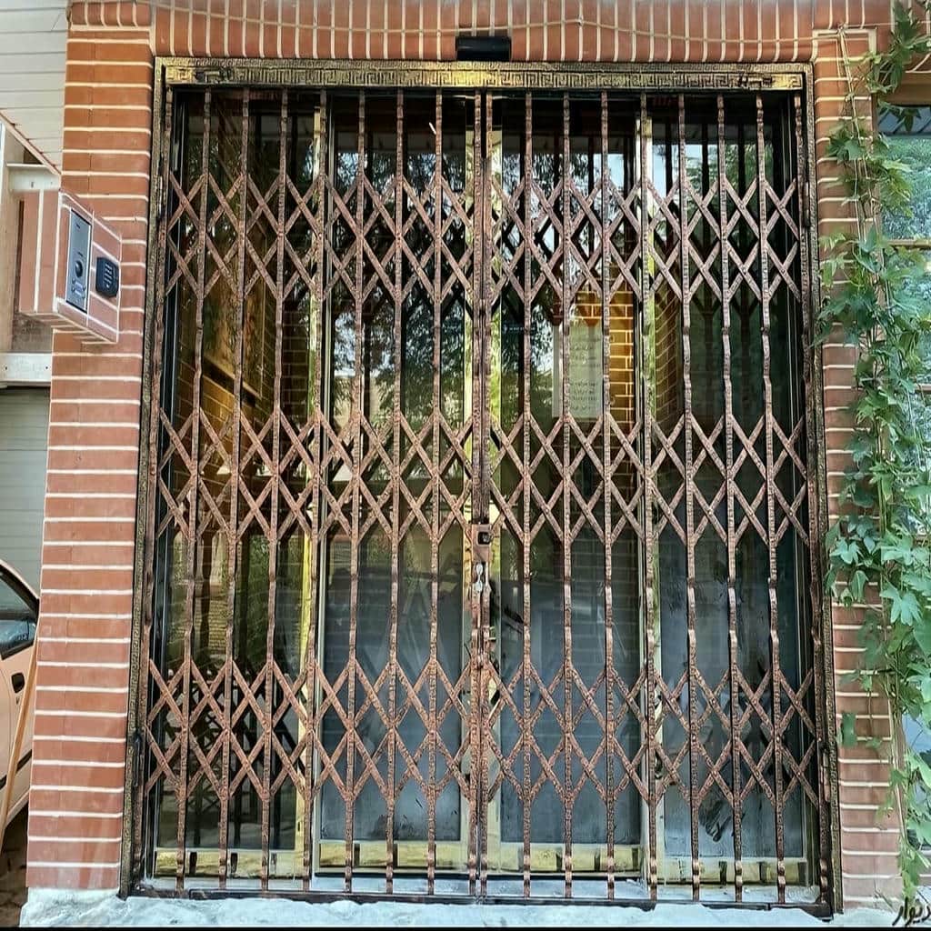 نصب درب آکاردئونی چهارگل در ساوه