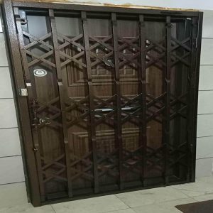 درب آکاردئونی در مهرشهر کرج