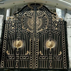 درب حیاط در لواسان