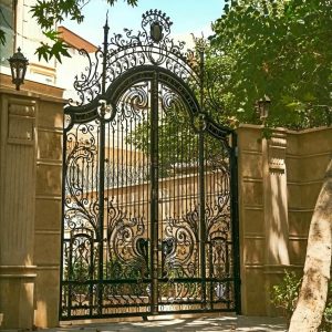 درب حیاط در یاسوج