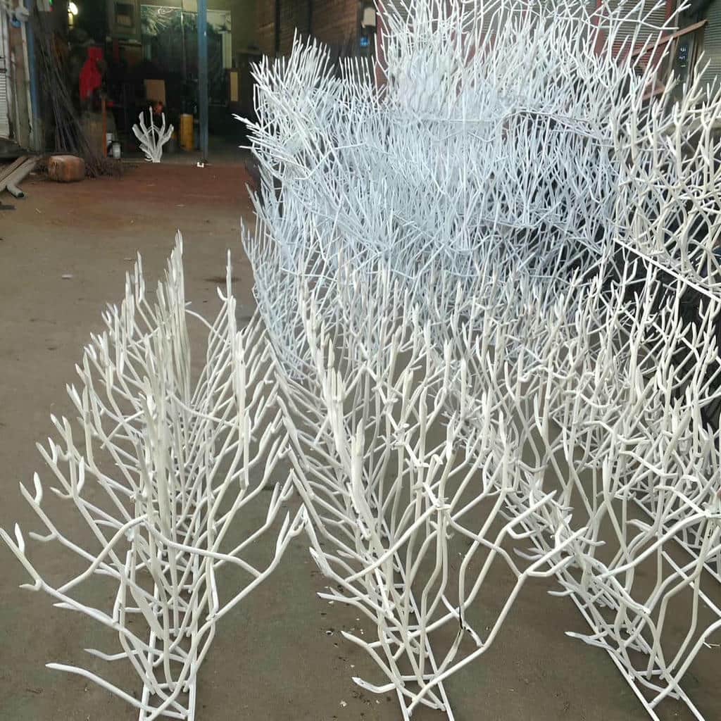 حفاظ شاخ گوزنی دیوار ساختمان در استان خوزستان