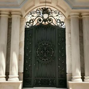 درب حیاط در قشم
