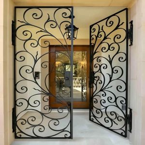 درب حیاط در استان گیلان