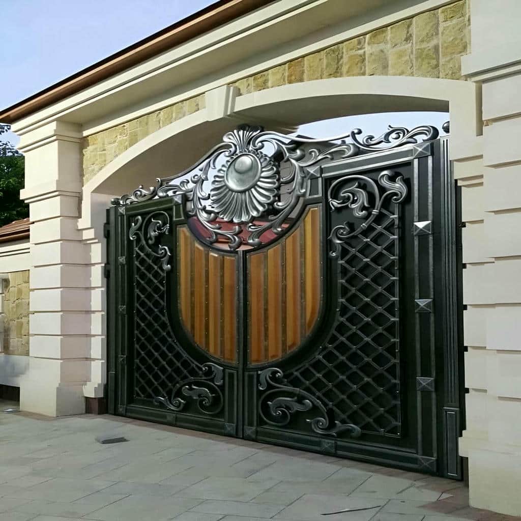 درب حیاط در تهران