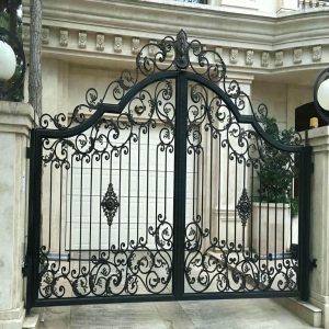 درب حیاط در سبزوار