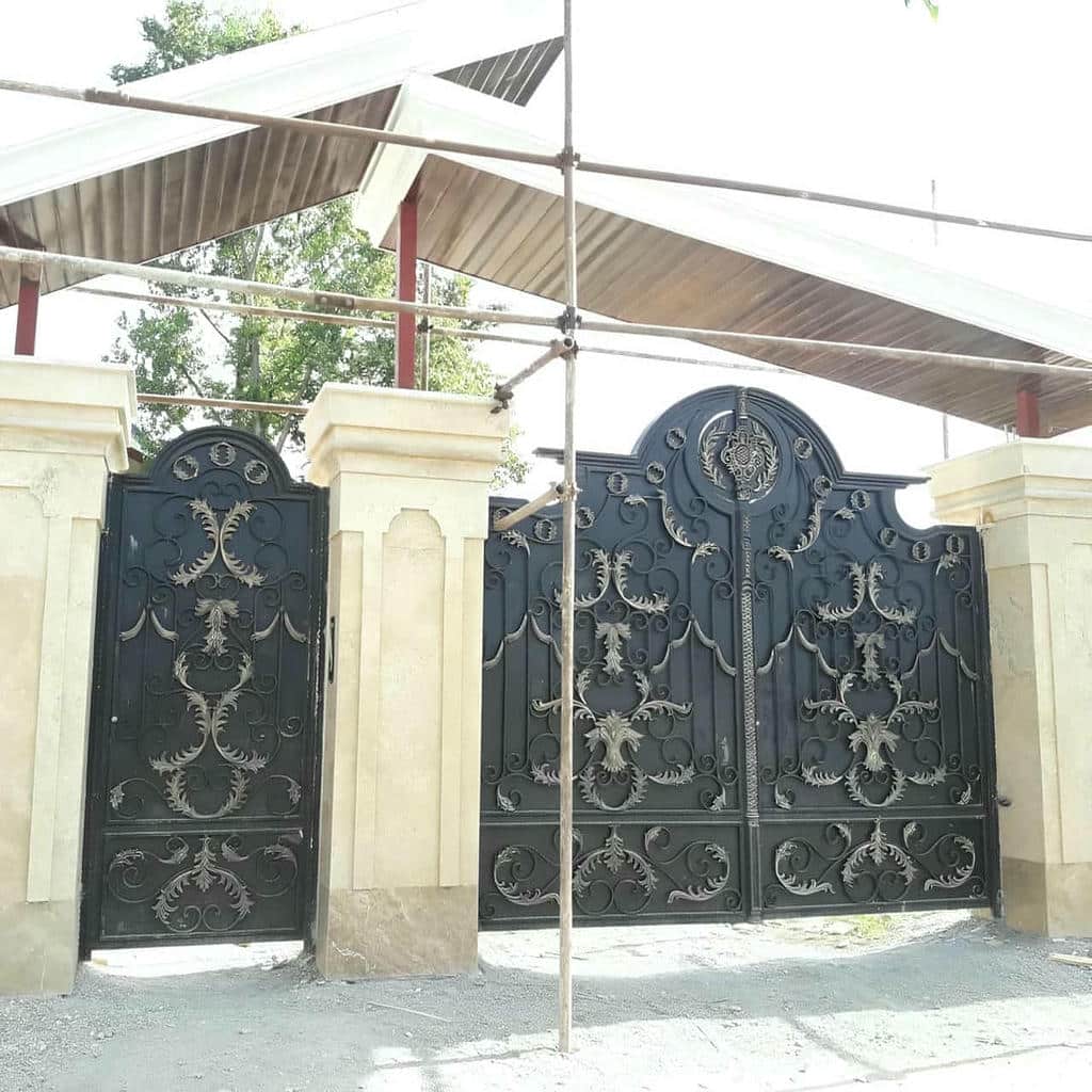 خرید درب حیاط یراق صنعتی در نیشابور
