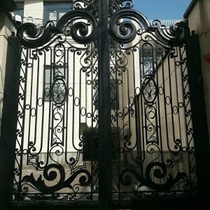 درب حیاط در سیرجان
