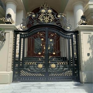 درب حیاط در مشهد