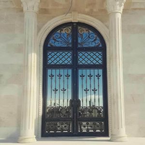 درب حیاط در سقز