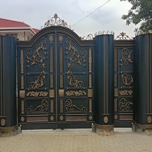 درب حیاط در محمدشهر