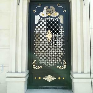درب حیاط در استان مازندران