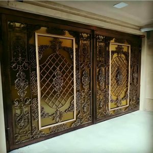 درب حیاط در سنندج