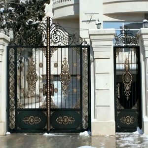 درب حیاط در فشم