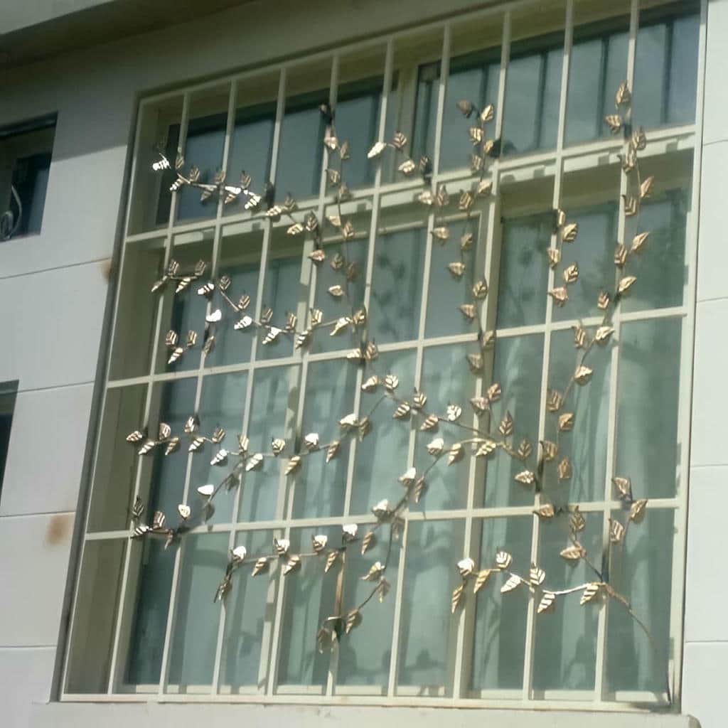 حفاظ پنجره در آبسرد