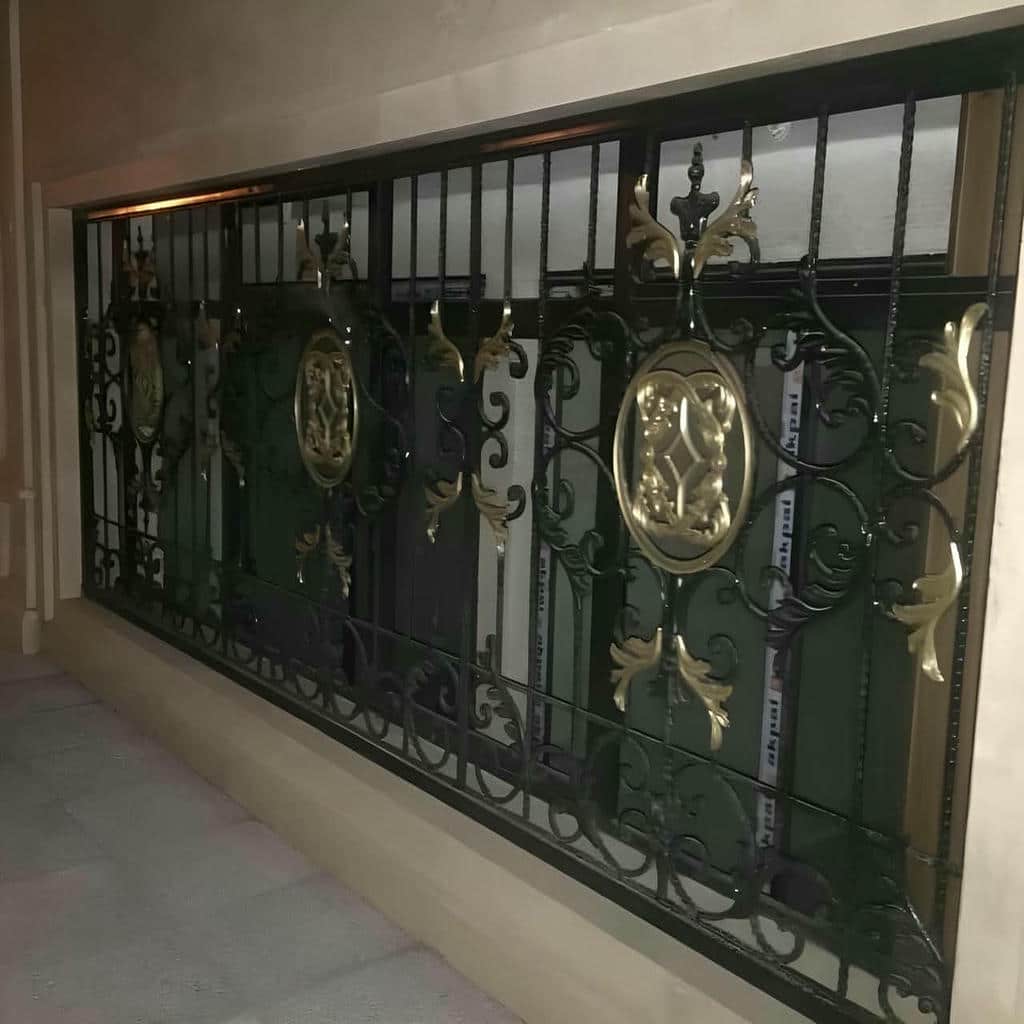 حفاظ پنجره در لواسان