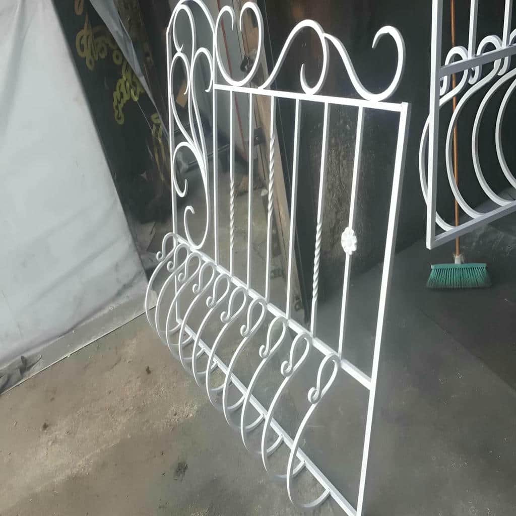 خرید حفاظ پنجره ساده در اندیشه